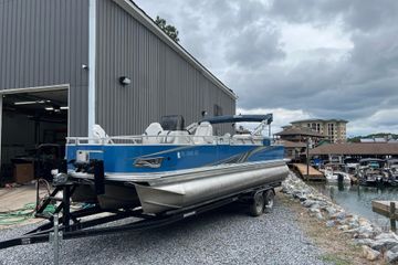 2021 Tahoe Pontoon GT Center Console Fish 25'