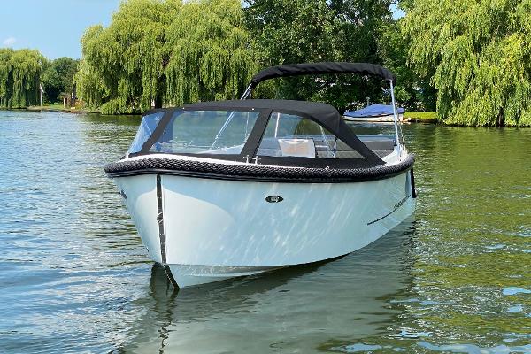 2022 Corsiva 650 Tender