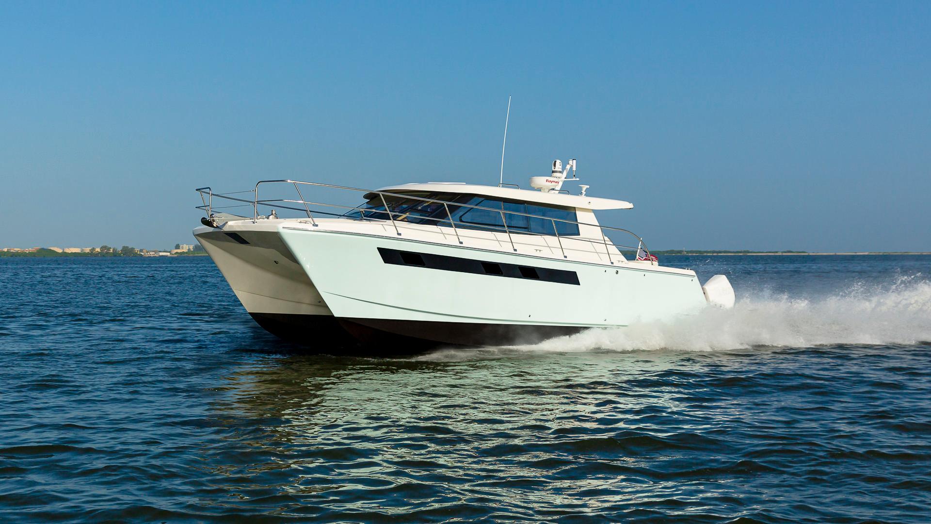 2025 ArrowCat 420 Coupe