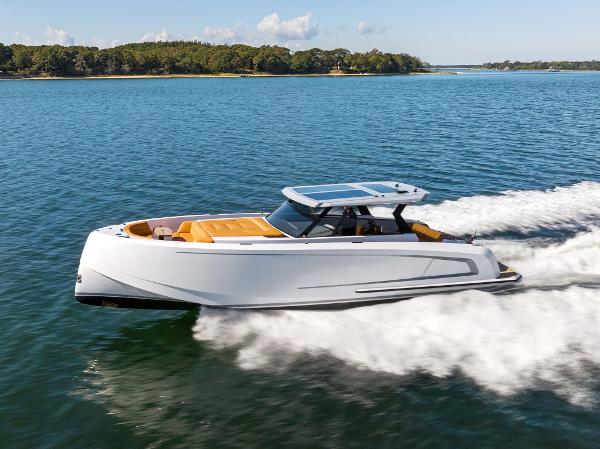 2021 Vanquish Yachts VQ 45 T Top