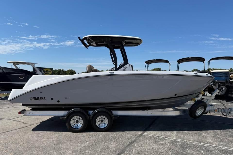 2026 Yamaha Boats 255 FSH Sport H