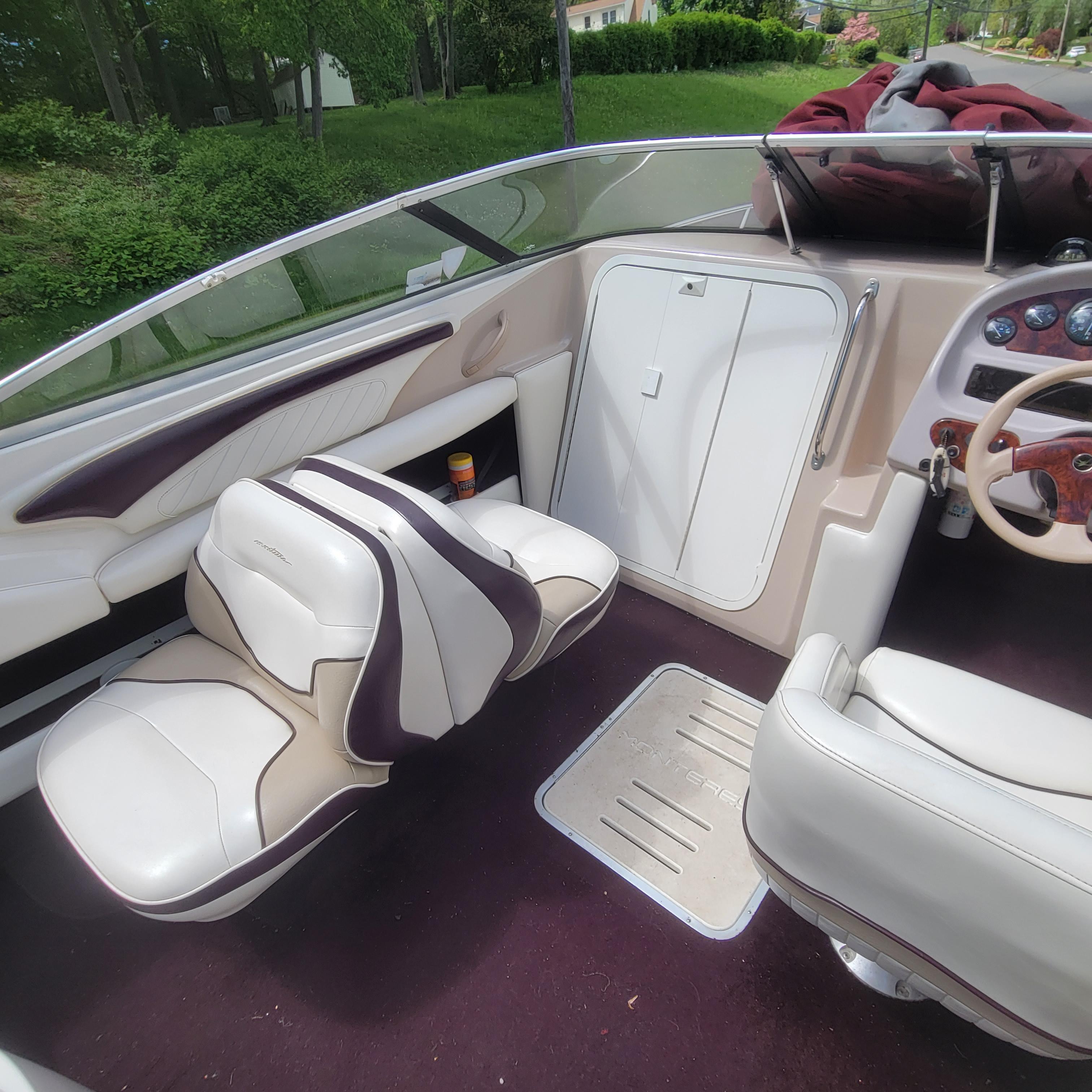 1998 Monterey 210cud