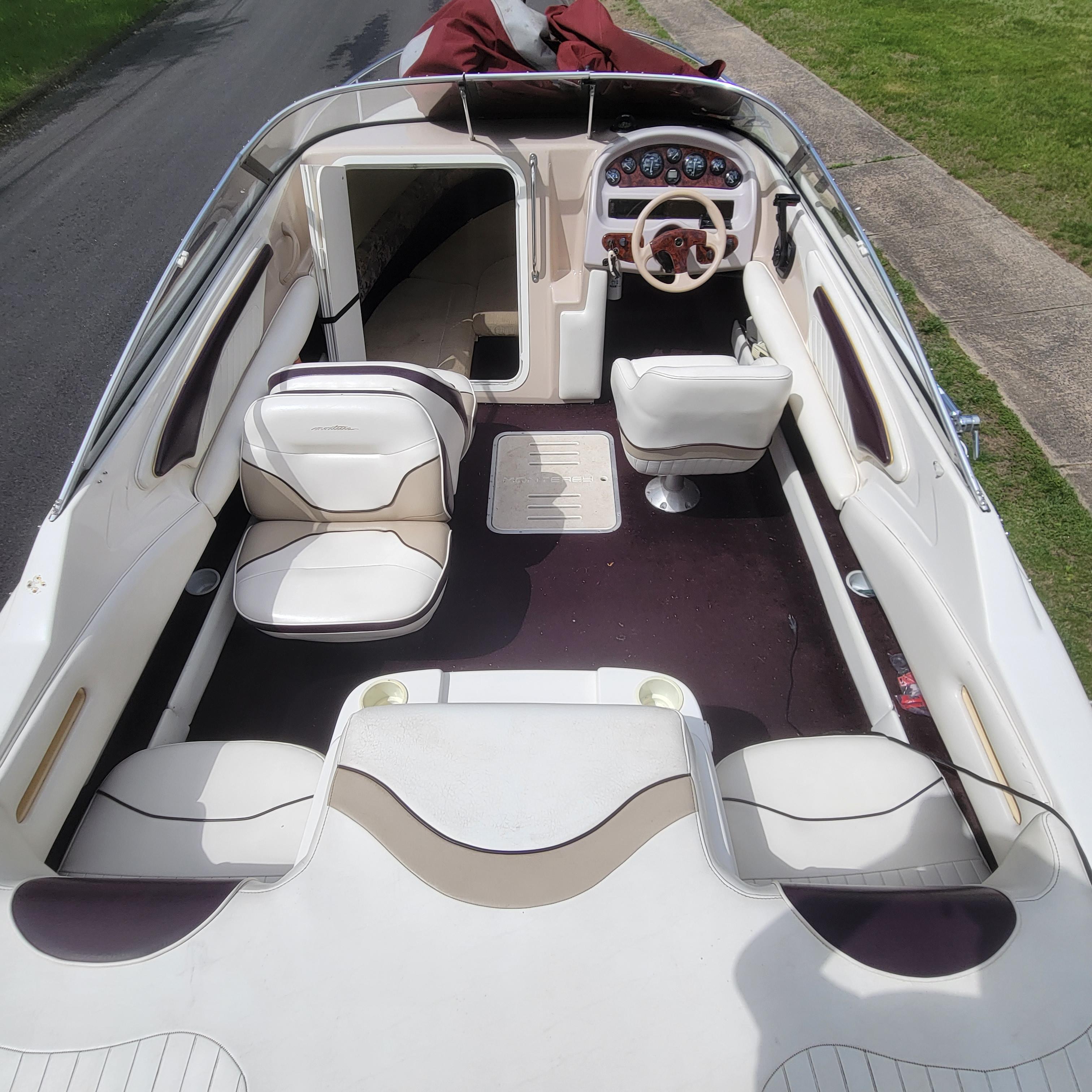 1998 Monterey 210cud