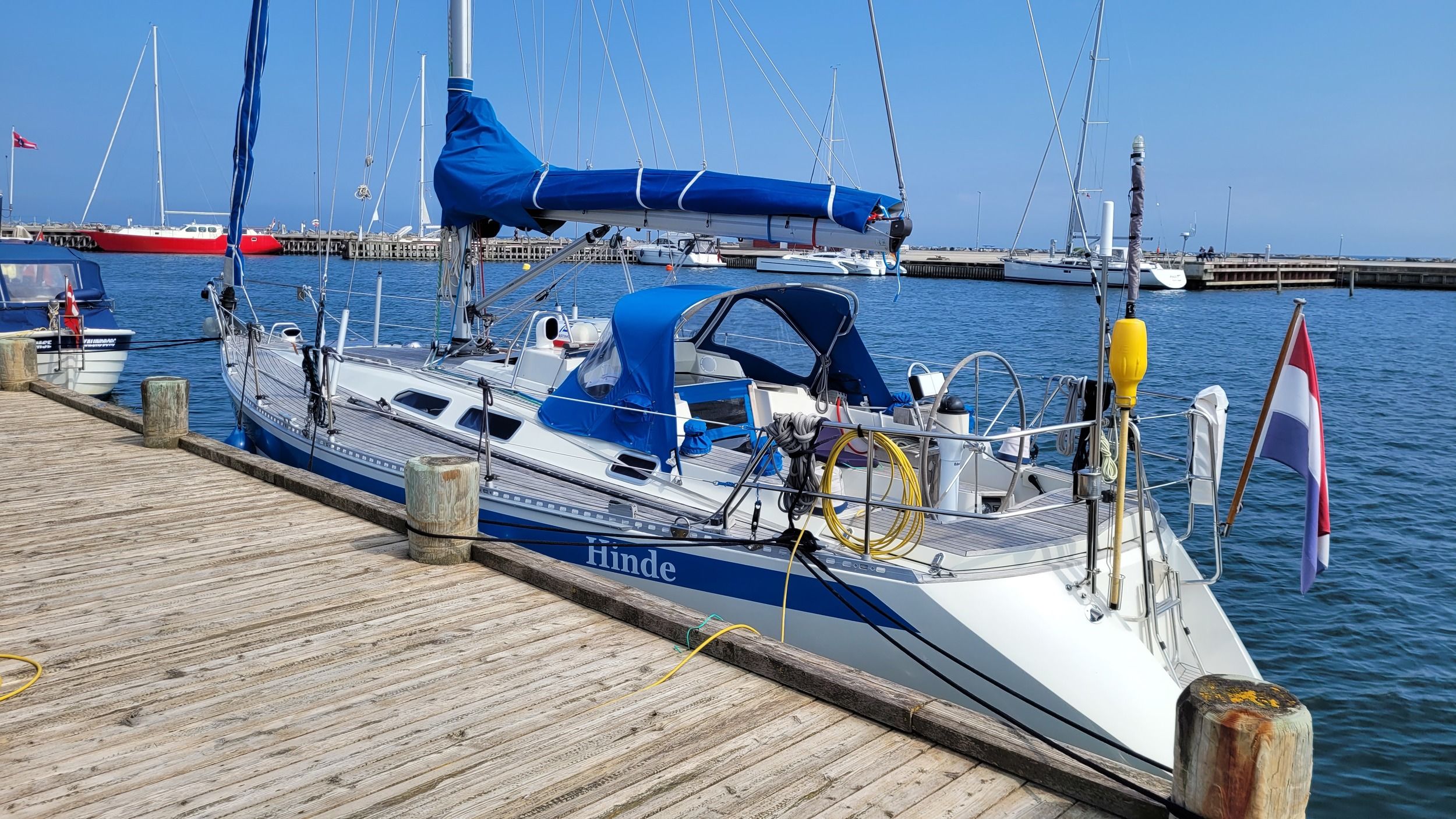 Sweden Yachts 370