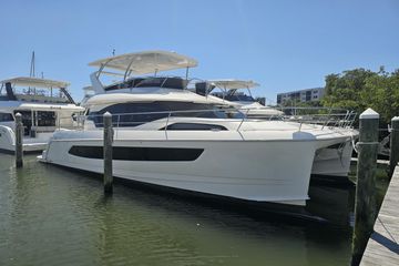 2023 Aquila 44 Yacht