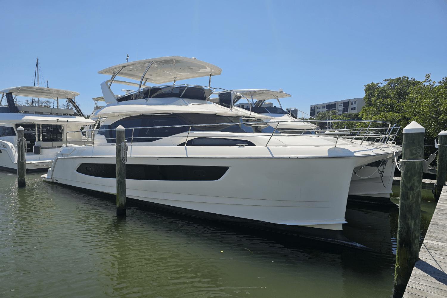 Aquila 44 Yacht