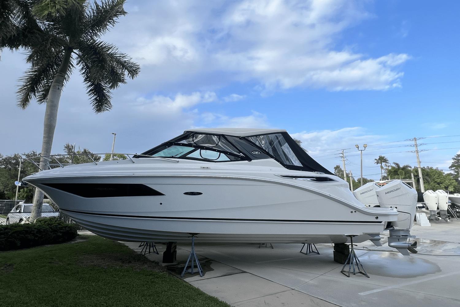 2024 Sea Ray Sundancer 320 Outboard, Clearwater Florida - boats.com