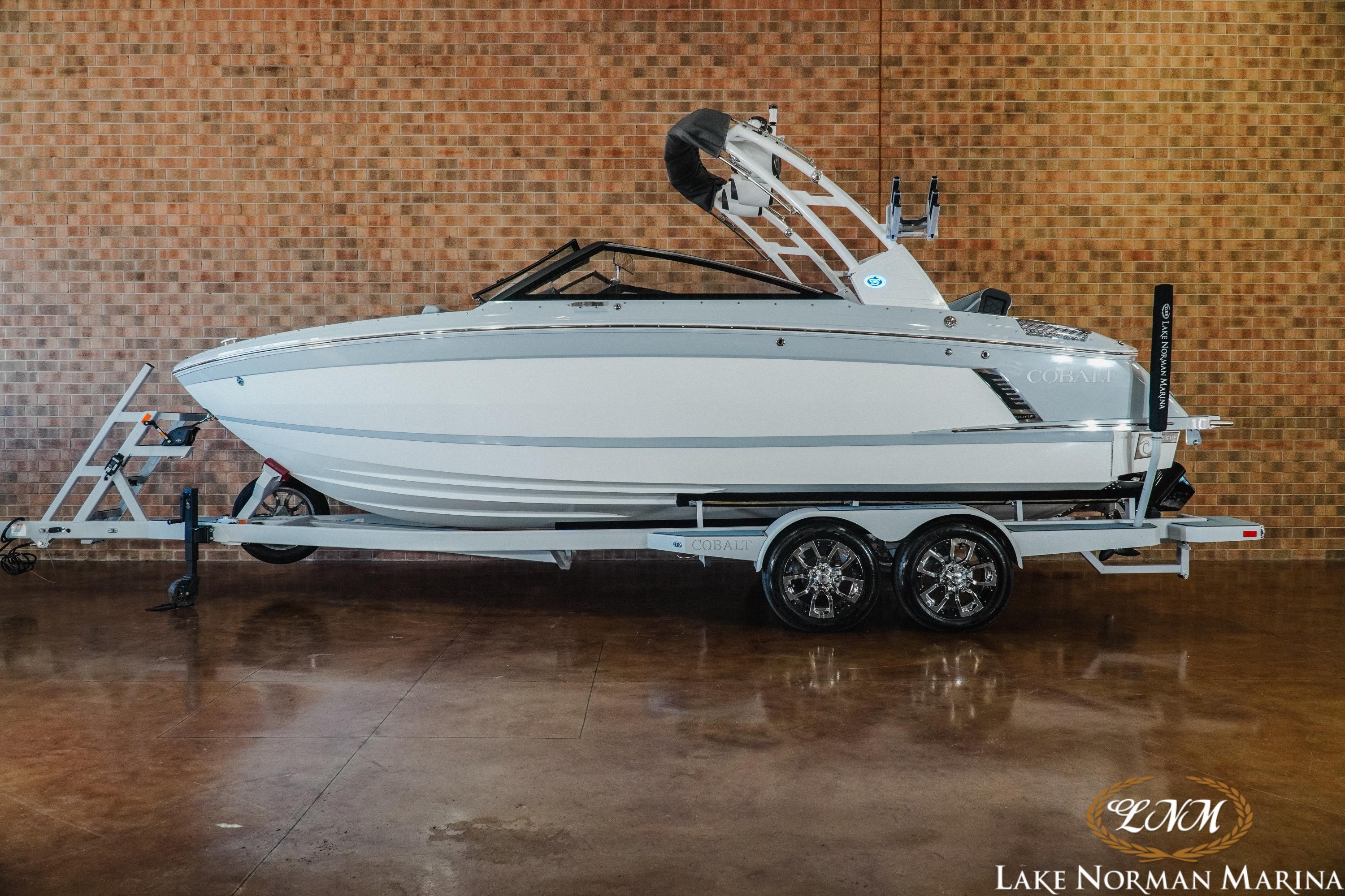 Cobalt R4 Surf
