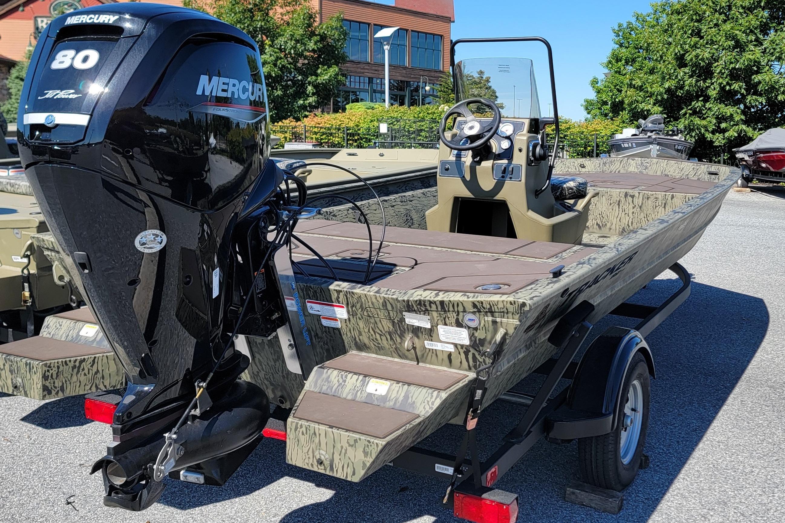 2025 Tracker Grizzly 1860 CC