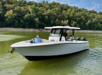2026 Robalo R300 Center Console