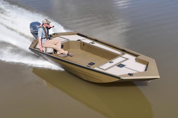 Avid 16 Commander Manufacturer Provided Image