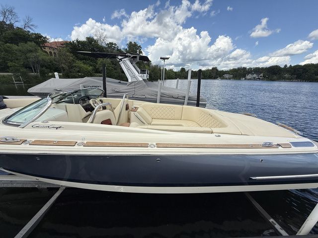 Chris-Craft Launch 27