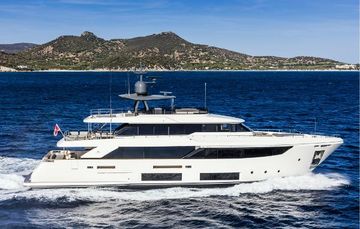 2025 Custom Line Navetta 33