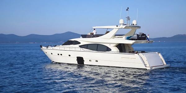 2006 Ferretti Yachts 780