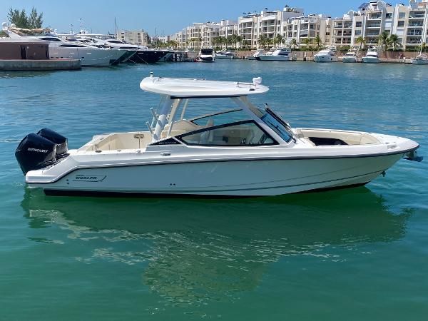 2021 Boston Whaler 280 Vantage