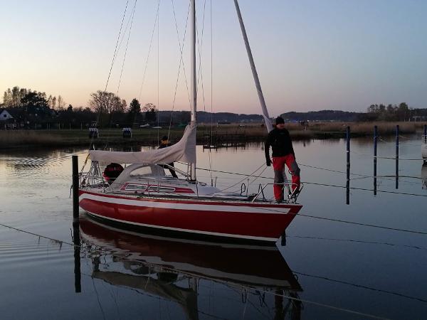 1988 Larsen 28