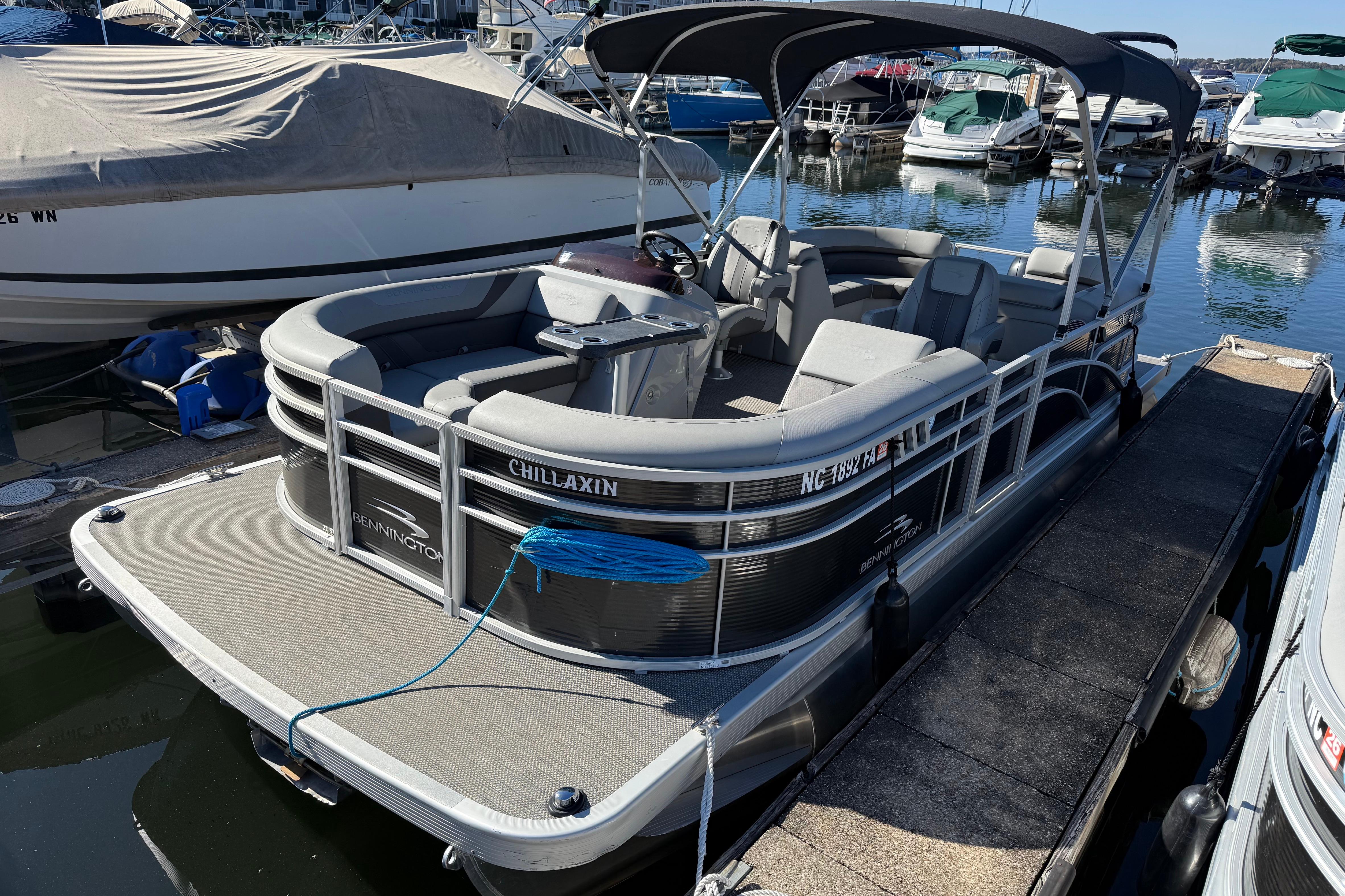 2023 Bennington 22SX Stern Radius