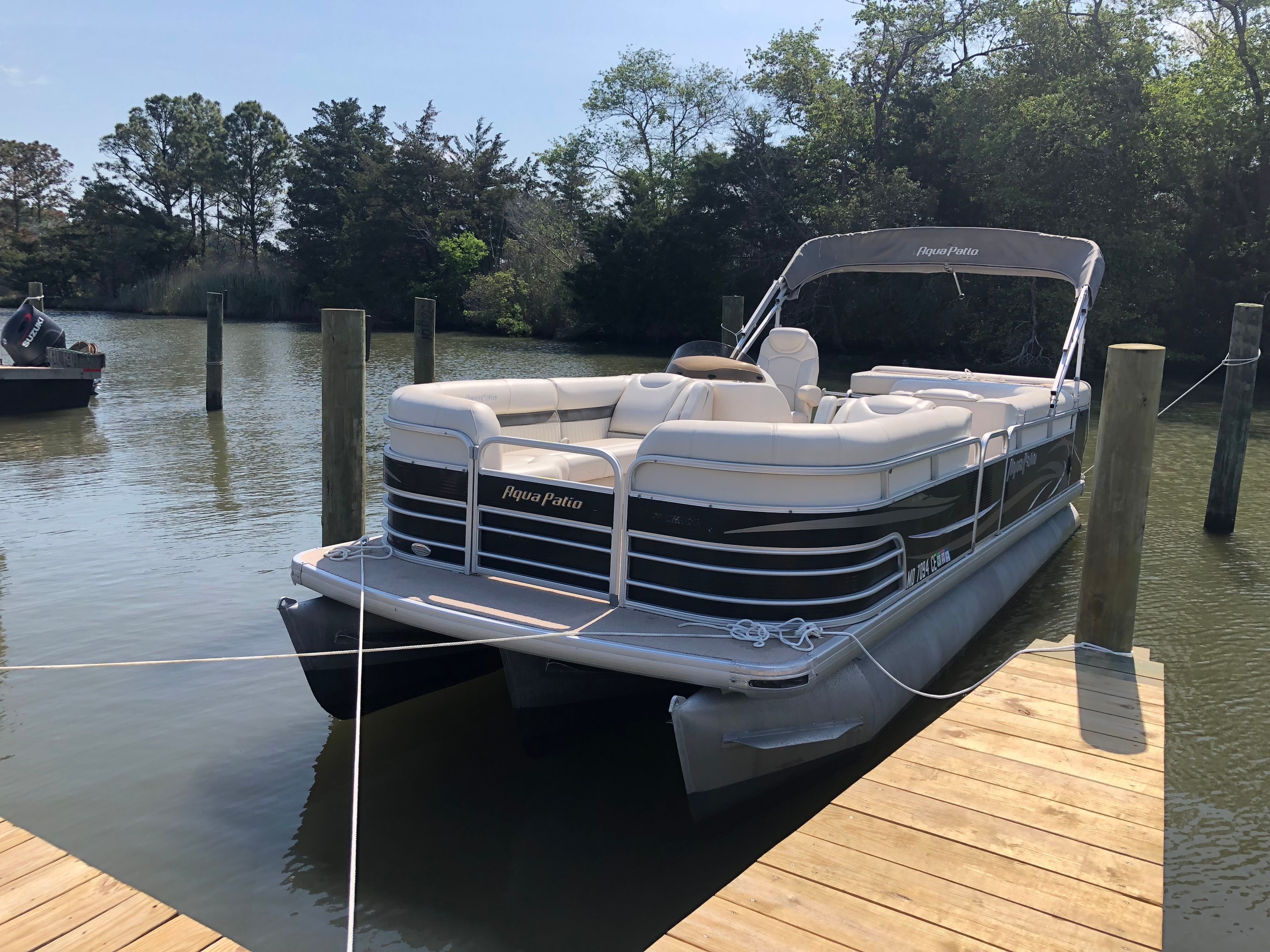 2010 Godfrey Aqua-Patio 2200 Sport Tritoon