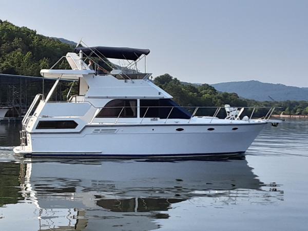 1998 Bayliner 4085 Avanti, Nashville Tennessee - boats.com
