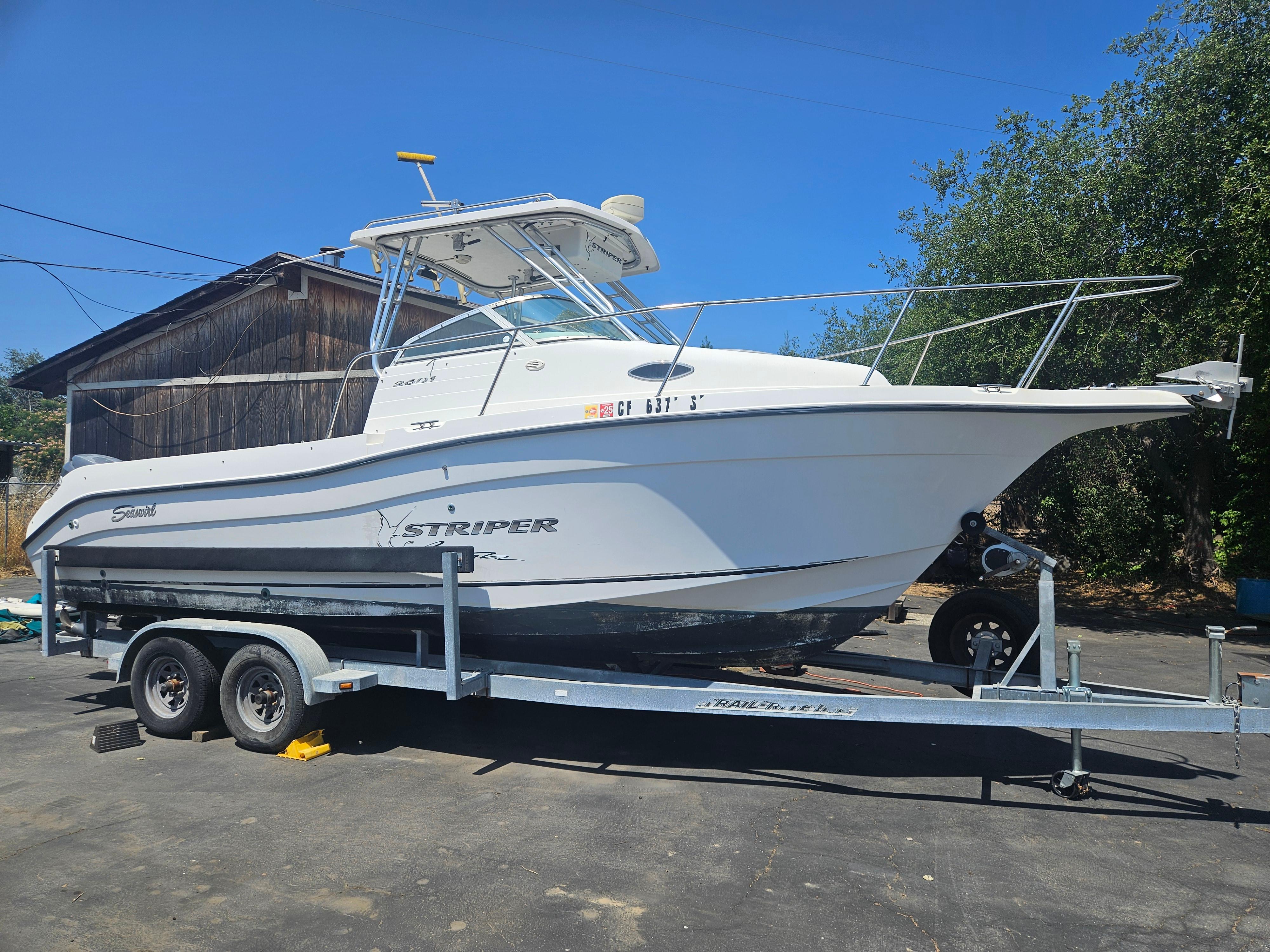 2003 Seaswirl Striper 2601 Walkaround O/B