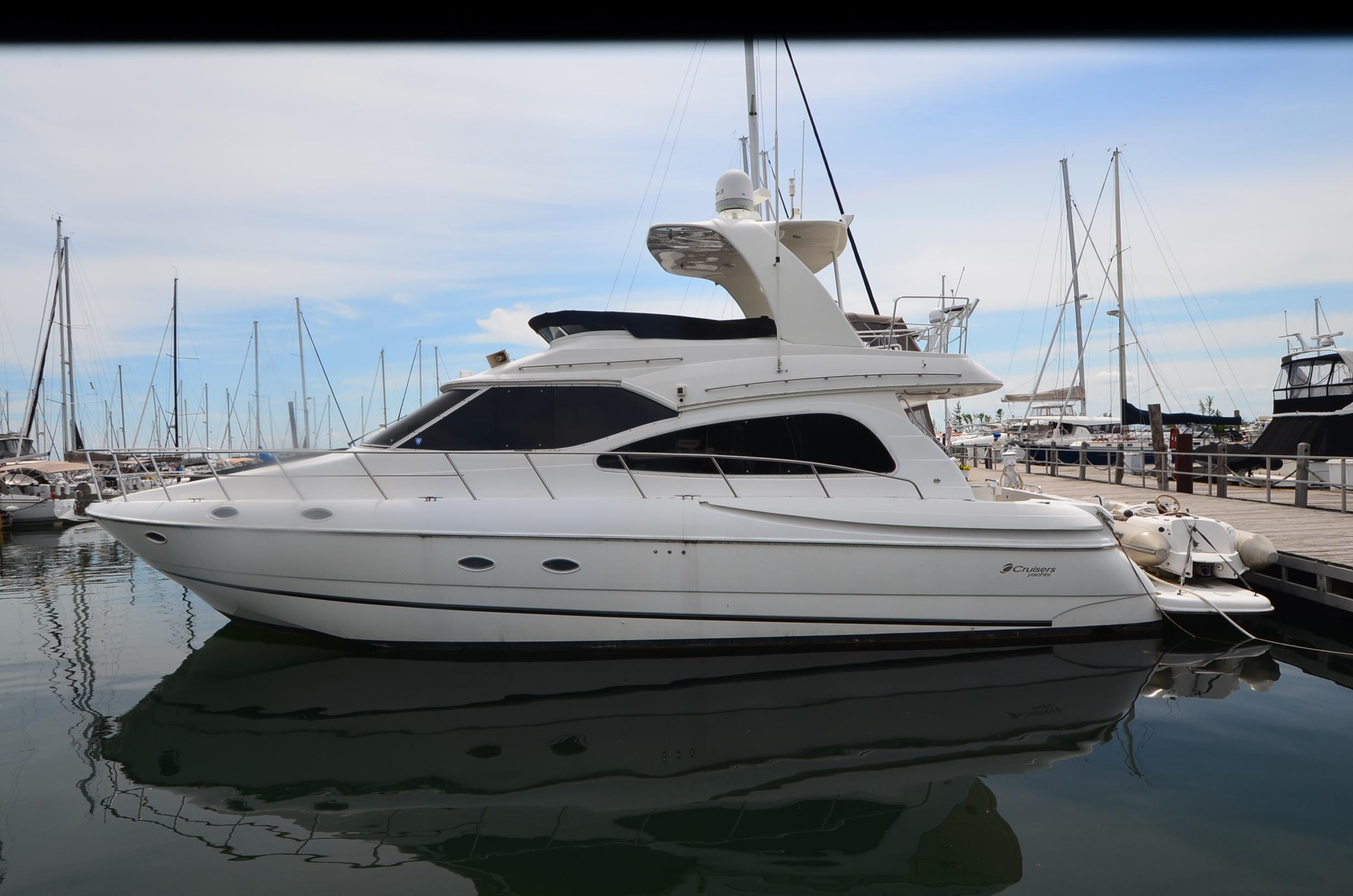 2003 Cruisers Yachts 5000 Sedan Sport