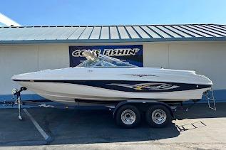 2002 Rinker 212 Captiva