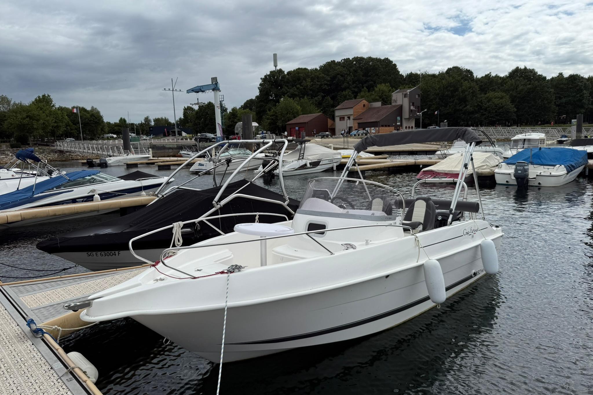 2023 B2 Marine 572 OPEN