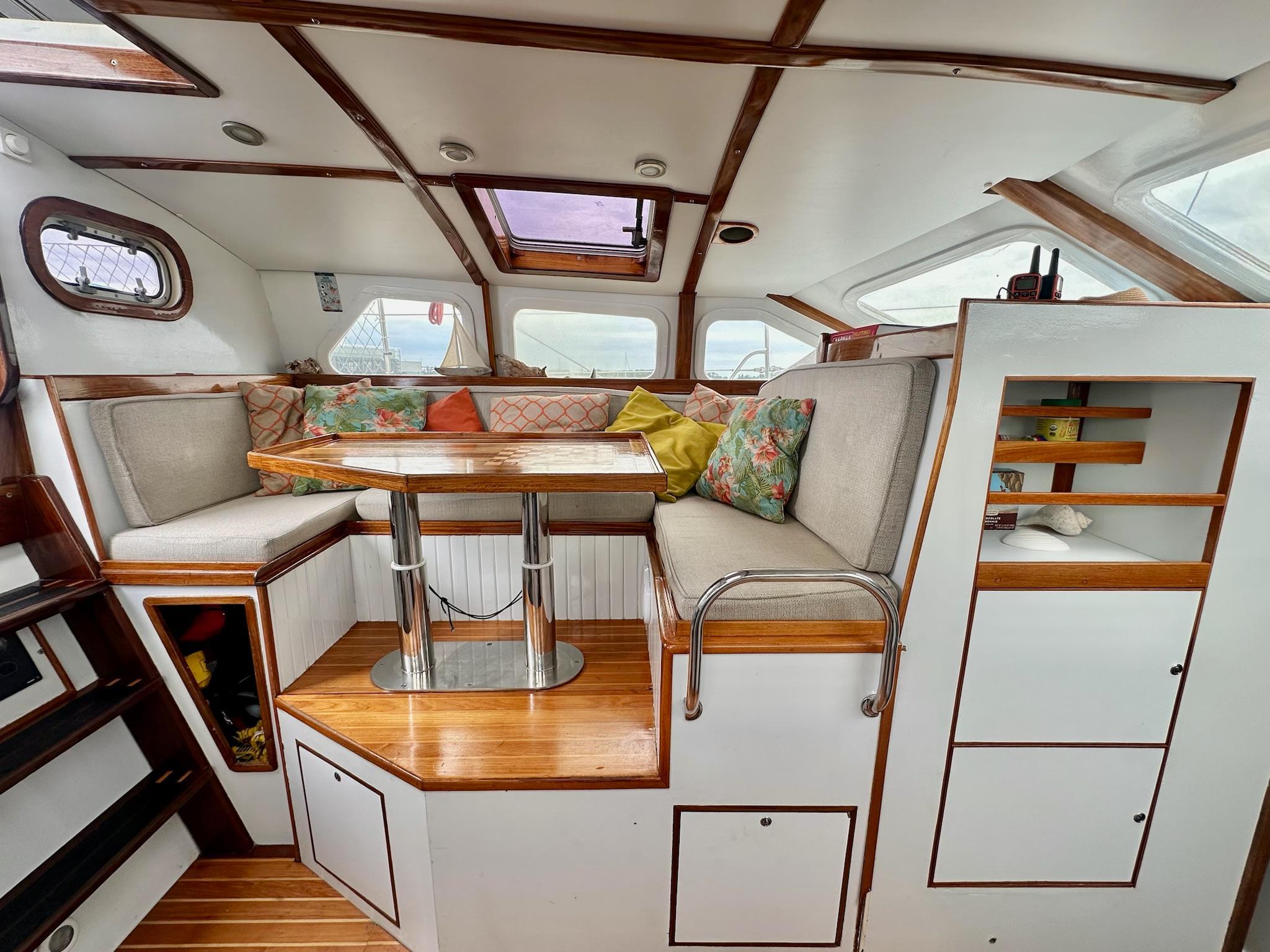2007 Dudley Dix Steel Pilot House 38