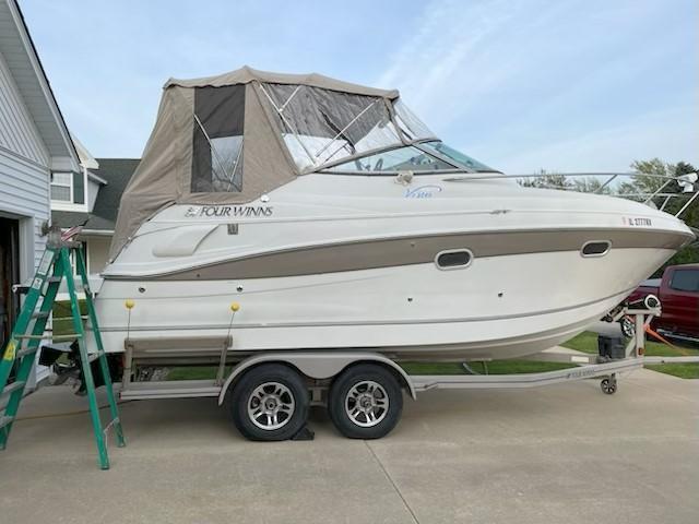 2003 Four Winns 248 Vista