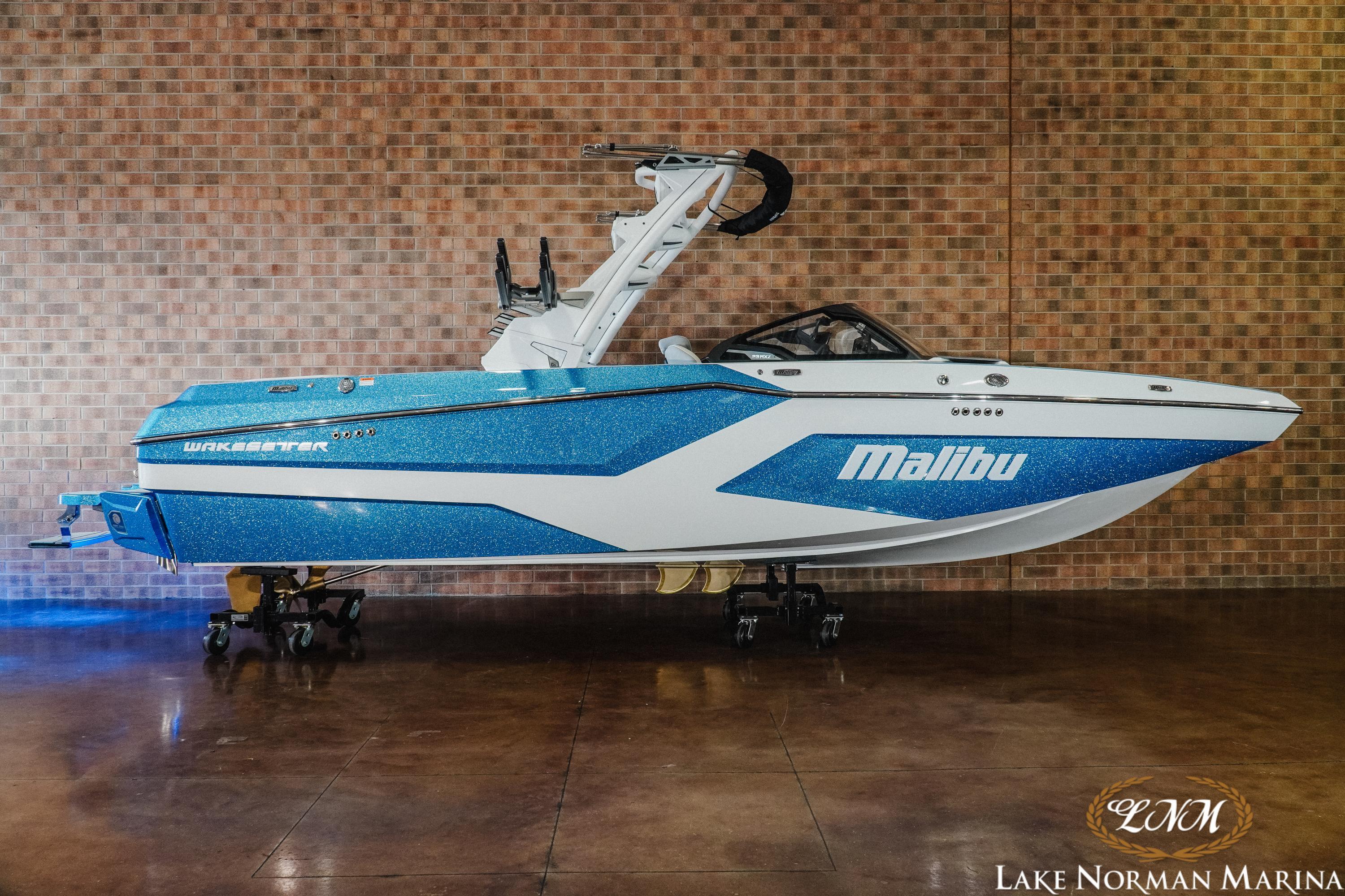 2025 Malibu 23 MXZ