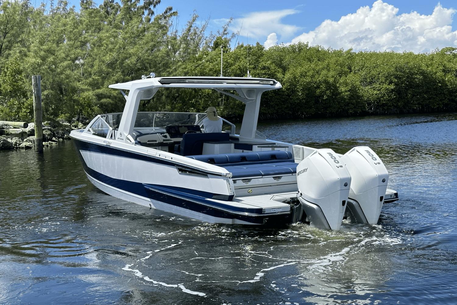 Aviara AV32 Outboard