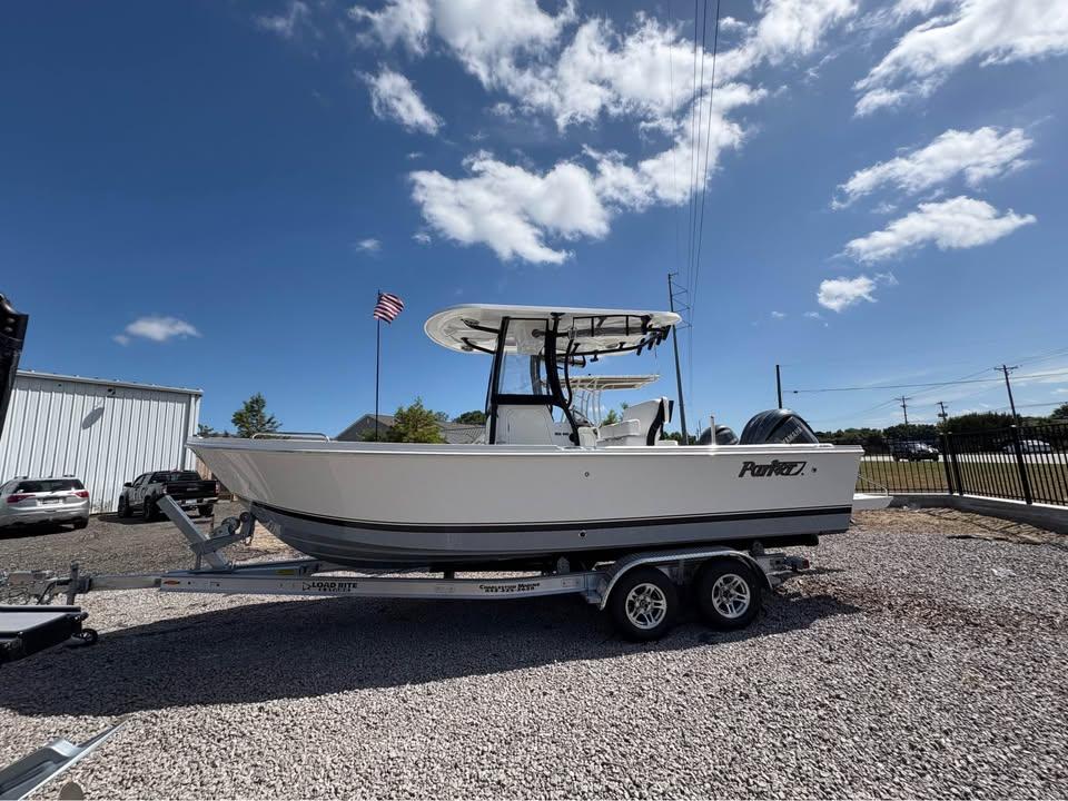 2025 Parker 23SE Center Console