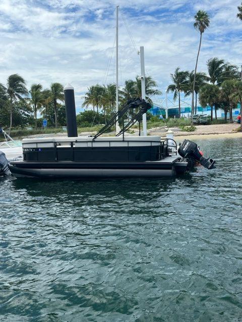 2024 Vision Marine Technologies WX Tritoon