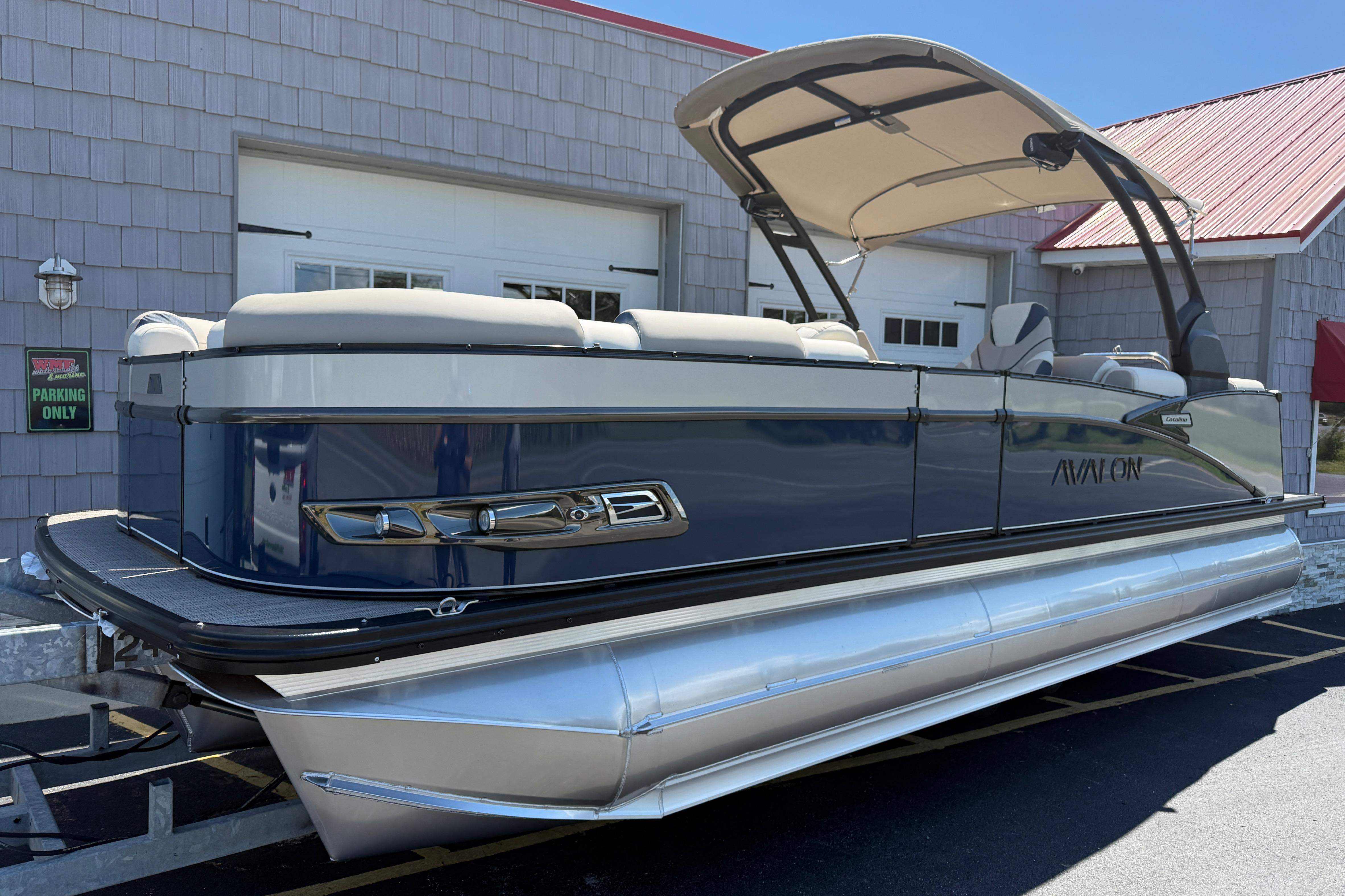 Avalon 2385 Catalina Quad Lounger, Tri Toon High Performance 2026 Avalon 2385 Catalina Quad Lounger Tri Toon boat with high performance features.