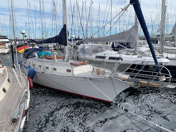 1996 ShearWater 39