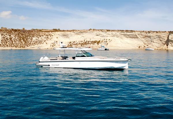 2023 Axopar 37 Sun Top