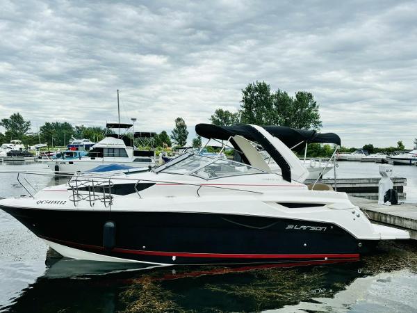 2013 Larson 265 Cabrio