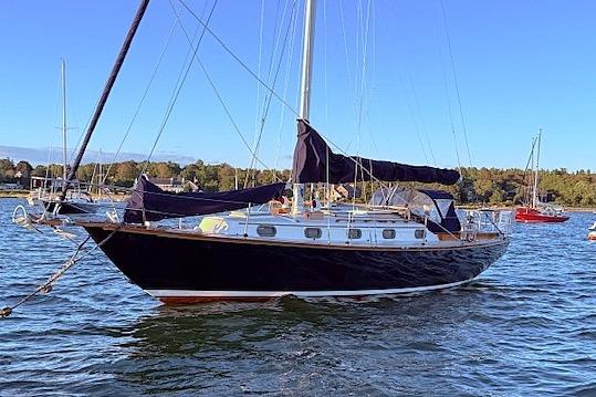 1984 Cape Dory 36