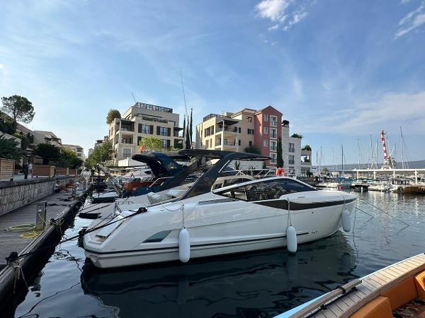 2023 Fairline F 33