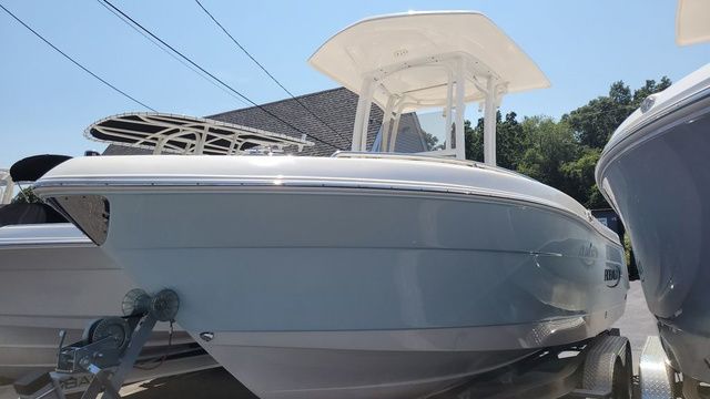 Robalo R222 Explorer