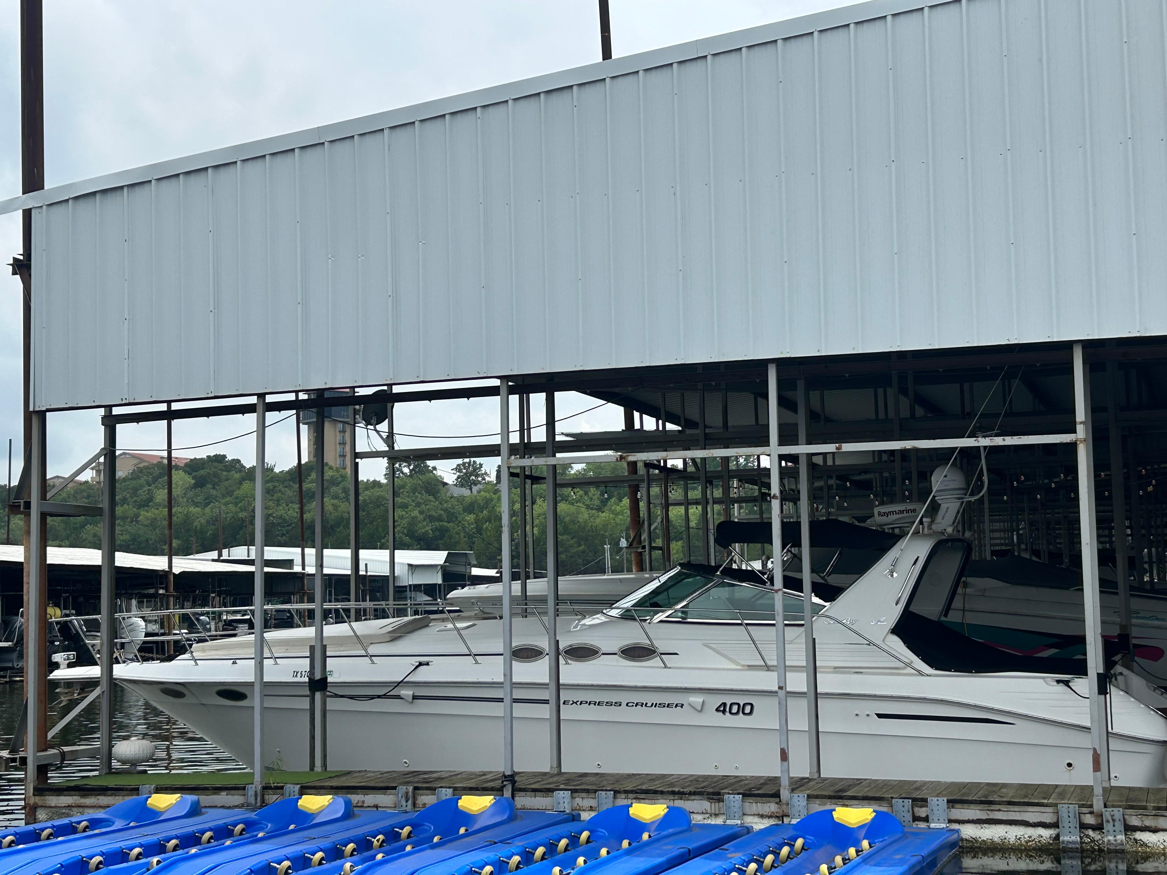 1998 Sea Ray 400 Express Cruiser
