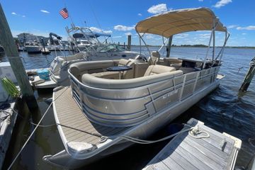2020 SunChaser Eclipse 8523 Entertainer