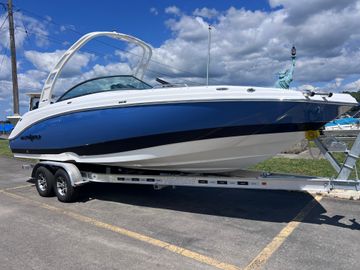 2025 NauticStar 243 DC Deck
