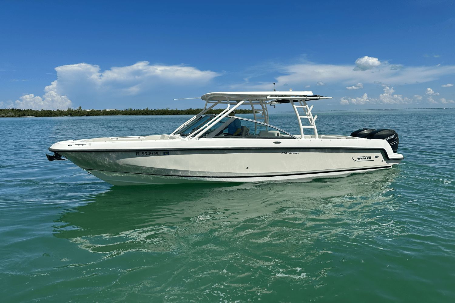 2015 Boston Whaler 270 Vantage
