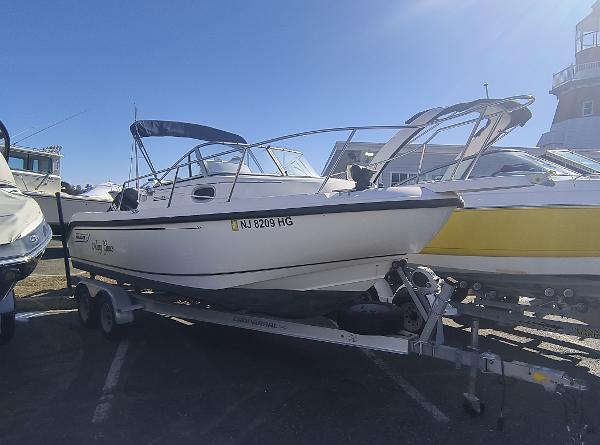 1998 Boston Whaler 21 Conquest