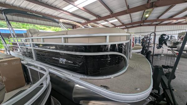 2025 Sun Tracker SportFish 22 DLX