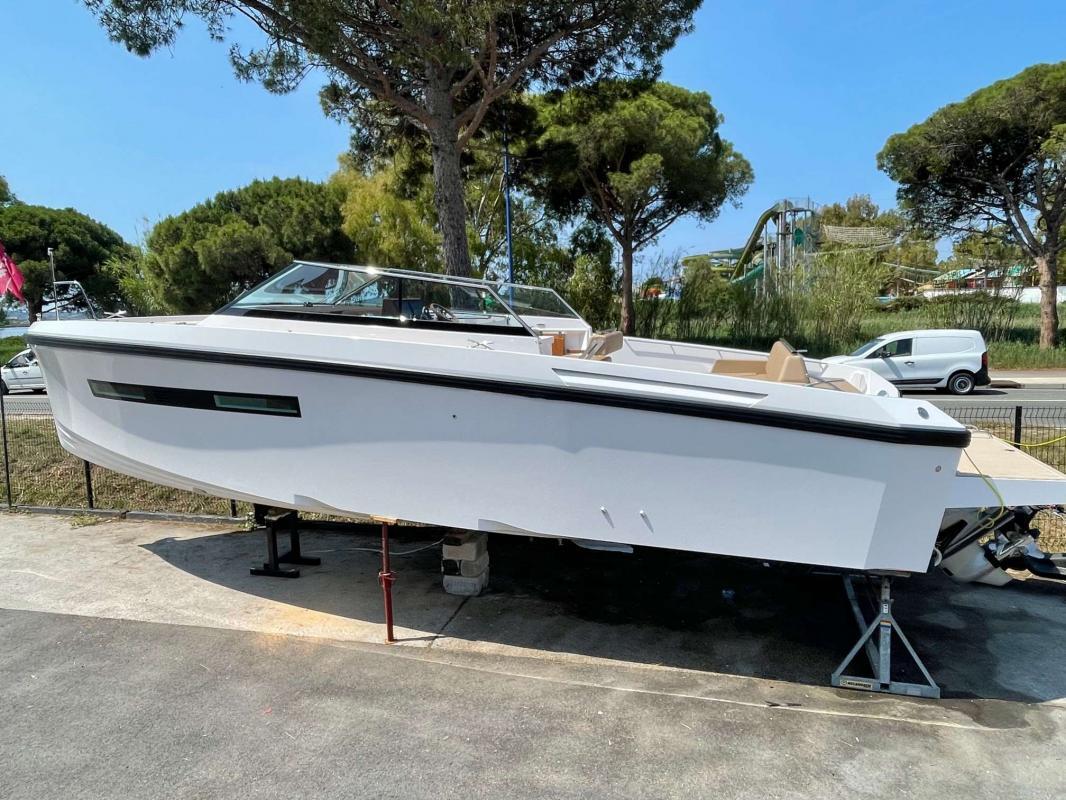 2023 Delta Powerboats 33 Open