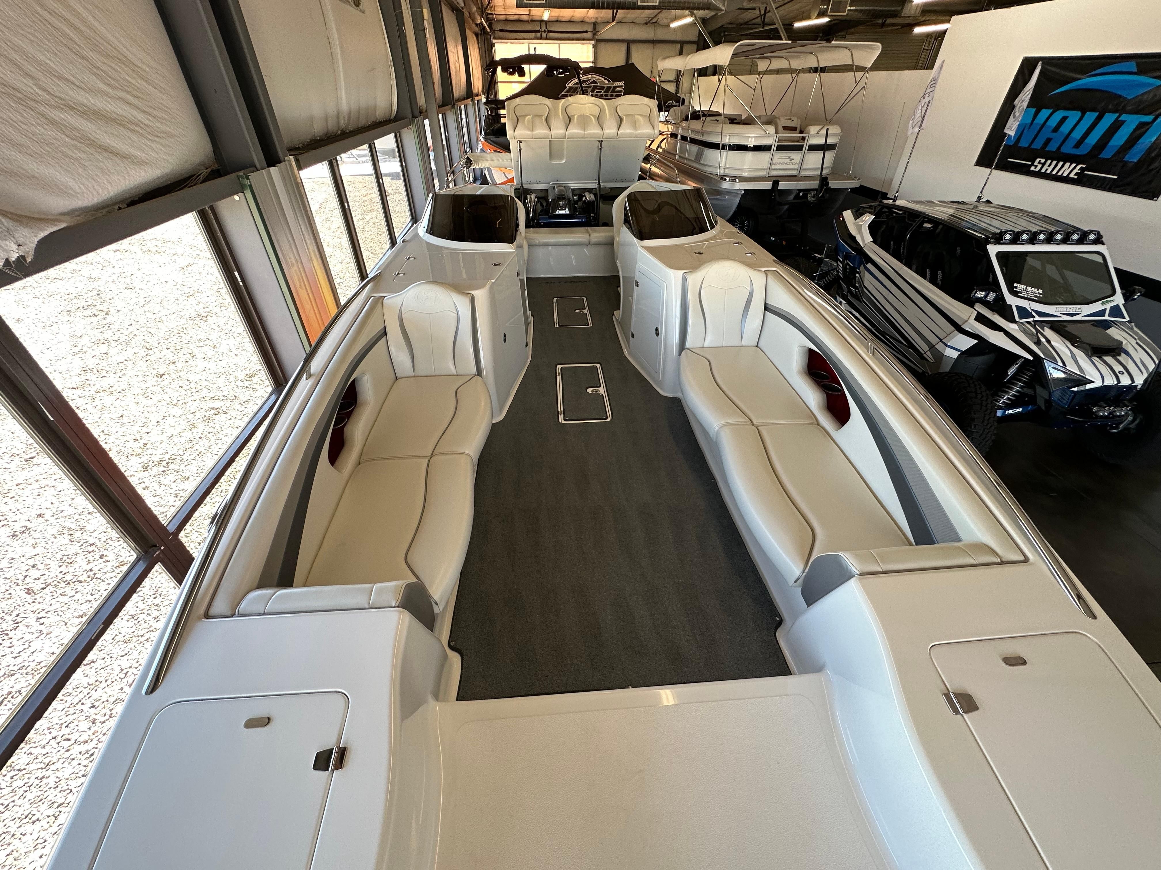 2013 Nordic Powerboats 29 deck