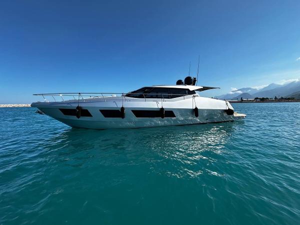 2011 Gloss Design 53