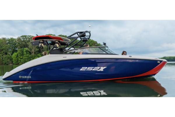 2025 Yamaha Boats 252XE